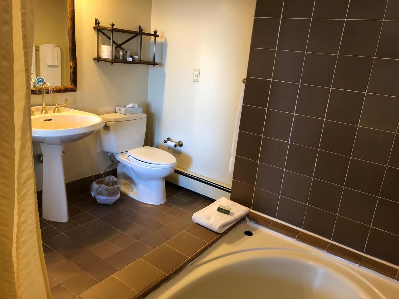 מיל ואלי Mountain Home Inn מראה חיצוני תמונה