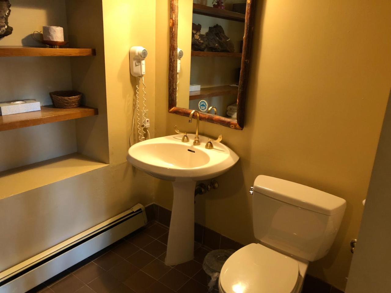 מיל ואלי Mountain Home Inn מראה חיצוני תמונה